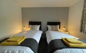 Cosy & Comfortable Apartment W/Parking